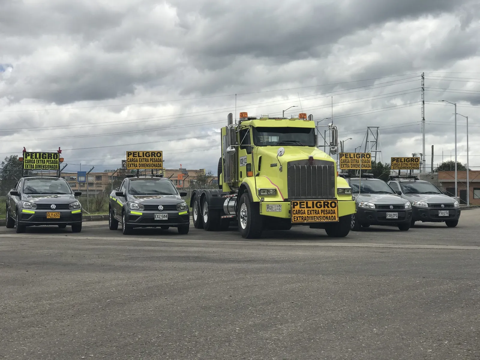 Equipos de transporte de cargas pesadas, extrapesadas, extradimensionadas e indivisibles.